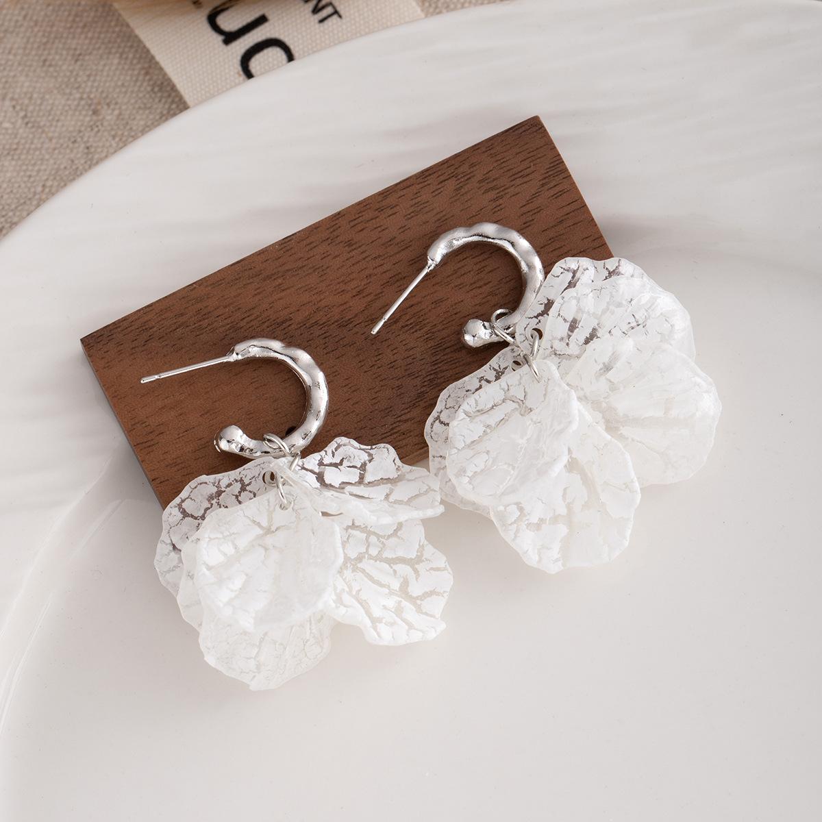 Summer Mori Sweet Petal Fringed C-Shaped Earrings Women S Design Sense Niche Fresh Stud Earrings Temperament