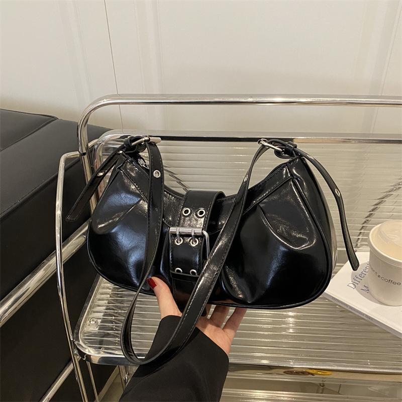 

Складная модная корейская версия ins большая вместимость сумка-мессенджер через плечо для通勤 женская в иностранном стиле масляная кожа однотонная нишевая сумка-мессенджер чёрный