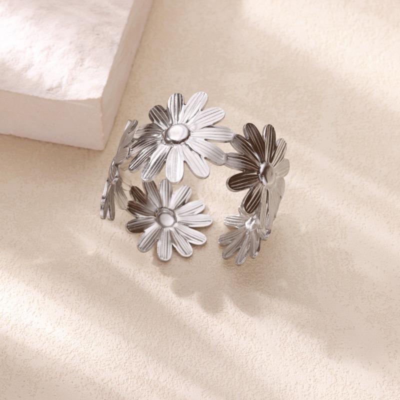 Folded titanium steel open bracelet niche temperament cold wind geometric bracelet personalized design feeling jewelry