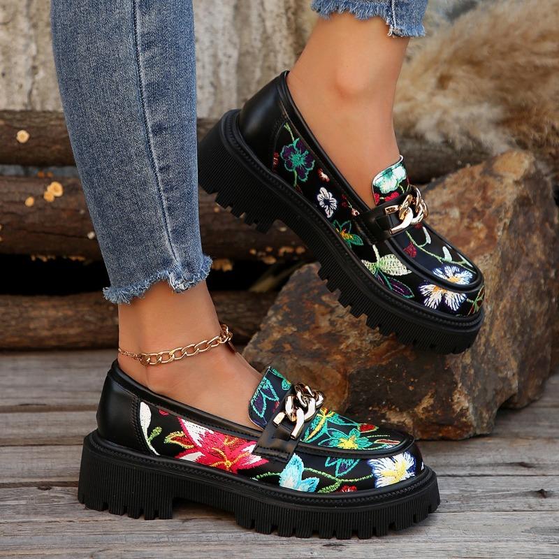 Autumn and winter new round head flat sole shoes women's printing versatile