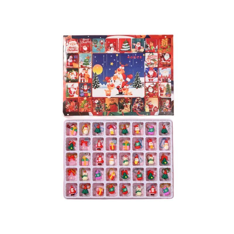 Vánoční hra s blind boxy Santa Clause - 40 otvorů, sváteční dárky a figurkové hračky pro děti