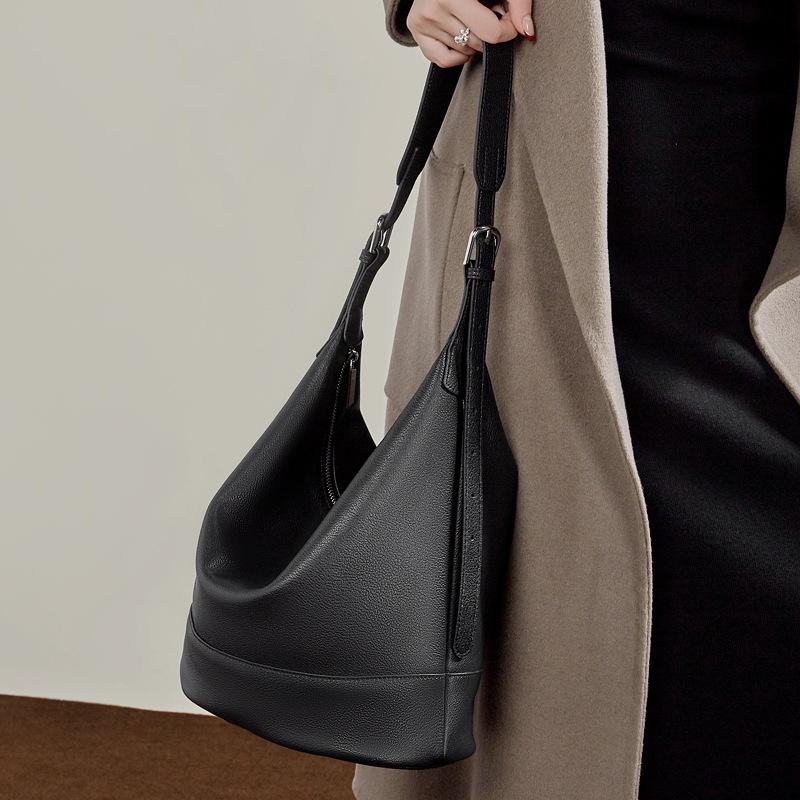 Genuine Leather Large-capacity Work Commuting Bag, High-end Bucket Bag