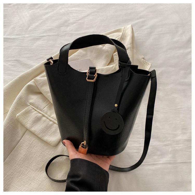 Trendy European American Vintage Pu Bucket Shoulder Handbag For Women In 2024 Winter Black