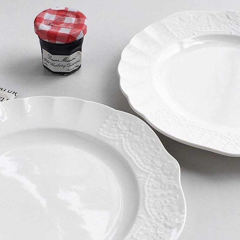 French Style Relief Ceramic Plates New Household 7.5 Inch Aesthetic Cake Dessert Dish White Vintage Floral Shape Tableware