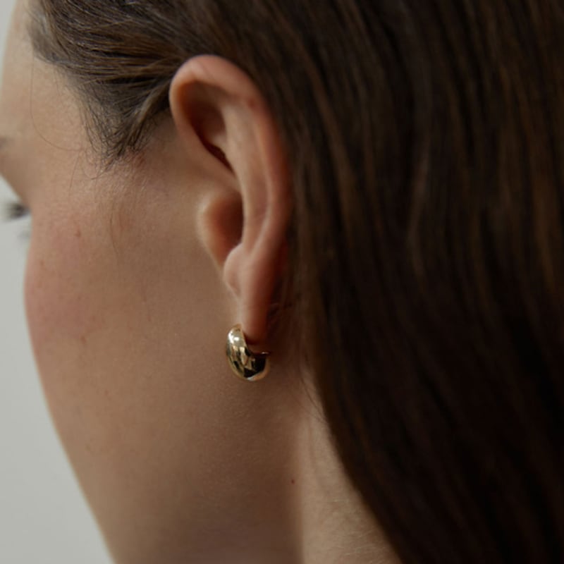 LOVE ME MONSTER Minimal Egg Earrings (L243MER050)