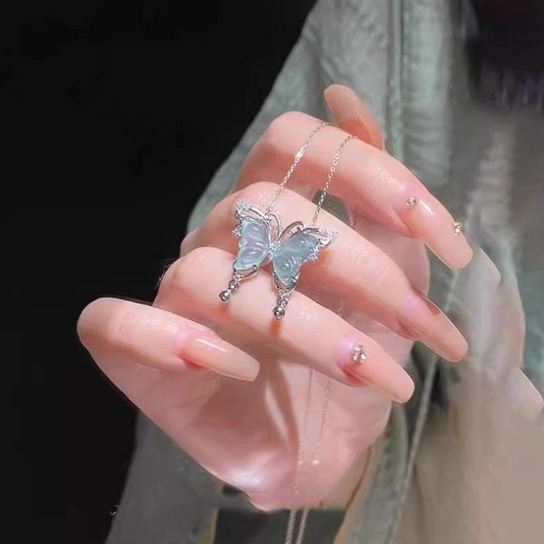 Break the cocoon and become a butterfly~ Ice through butterfly necklace Women's niche design collarbone chain Exquisite high-value necklace