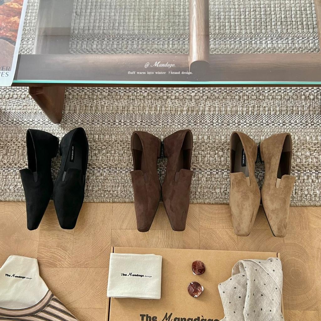 Korean version of retro square head suede flat shoes 2025 autumn and winter new simple and versatile loafers commuter small leather shoes