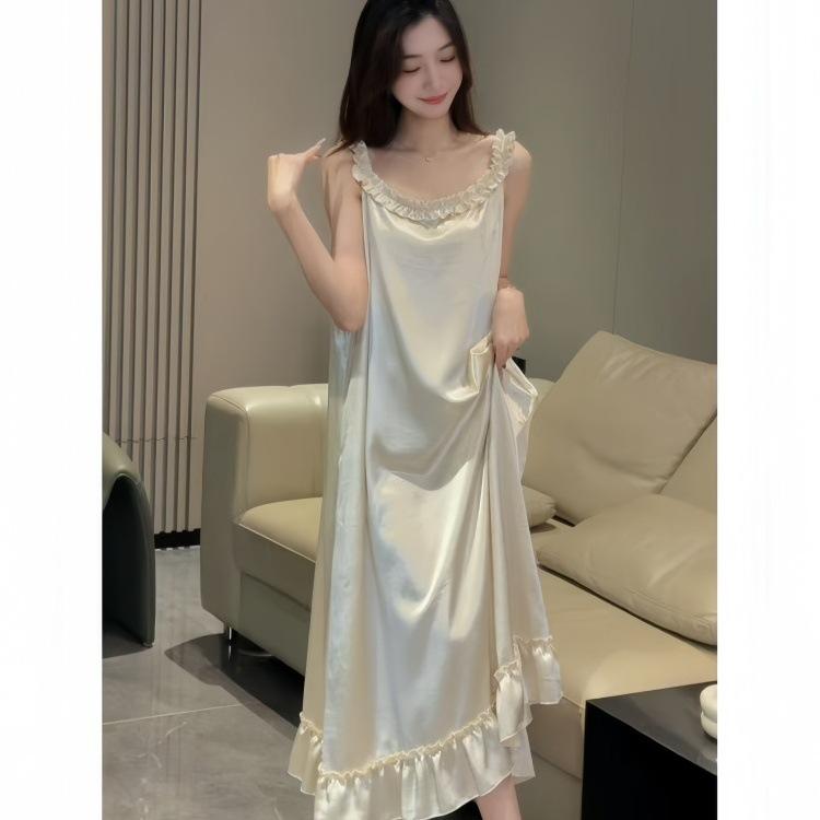 [Liuguang Quiet] French-style acetate-style camisole nightdress, wood ear flush lace skirt, with breast pad, suitable for outdoor loungewear