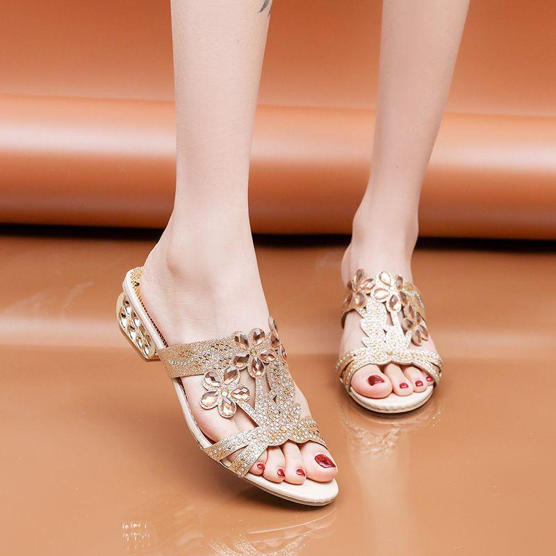 Rhinestone Low Heel Woman Slippers Outside Sandals 39 Unique Slides Chic and Elegant Shoes for Women Korea Style Shoe Wholesale