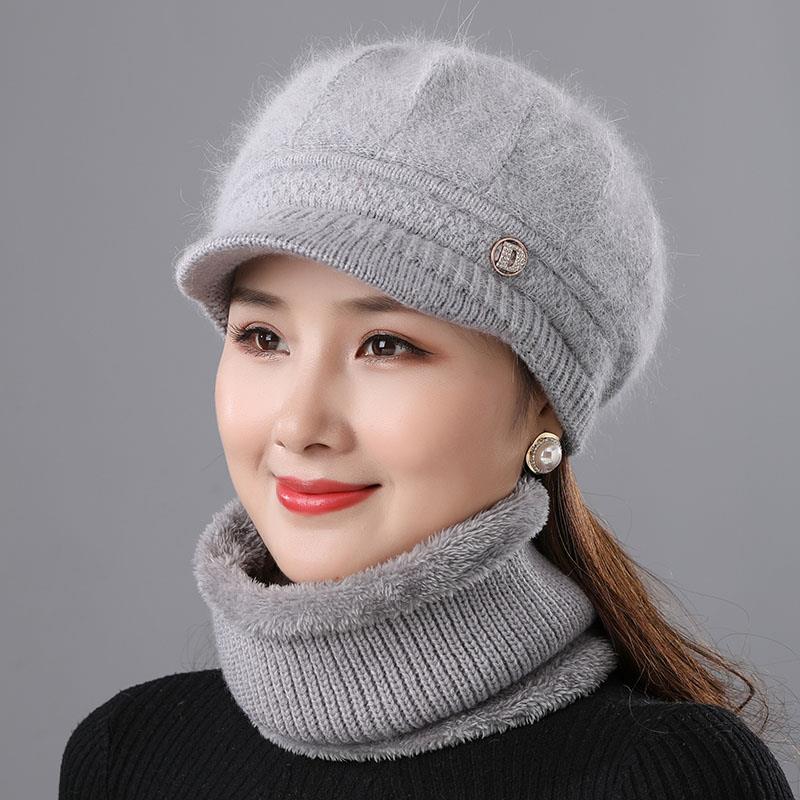Women's Warm Knitted Winter Hat Warm Hat with Padded Fleece Lining and Ear Protection with Sun Visor Brim