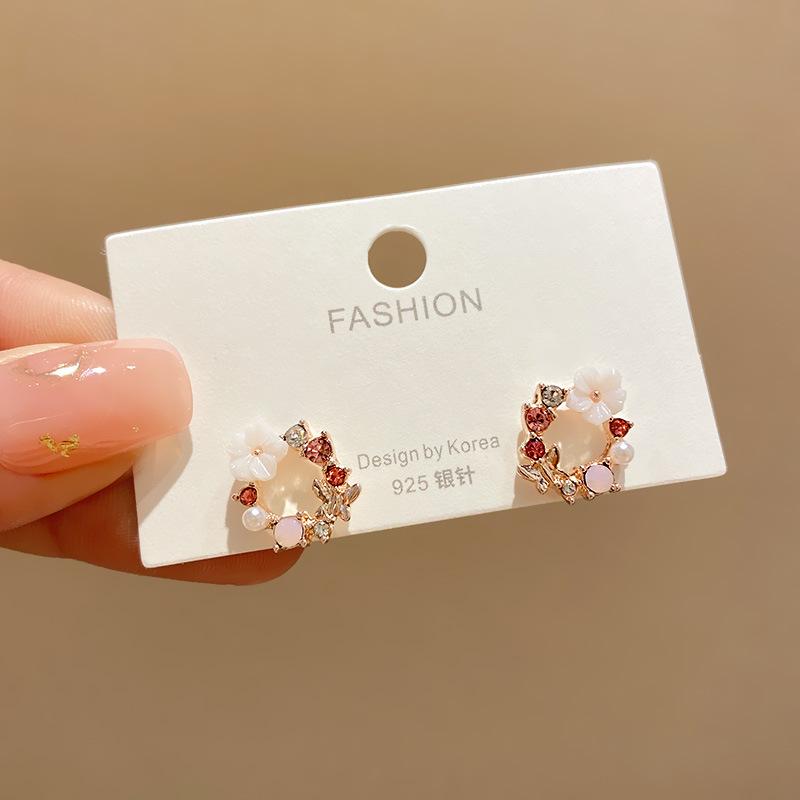 

Серьги-цветы Круглые серьги для женщин Лепесток Простые универсальные аксессуары Свежие серьги 1.6cm розового золота