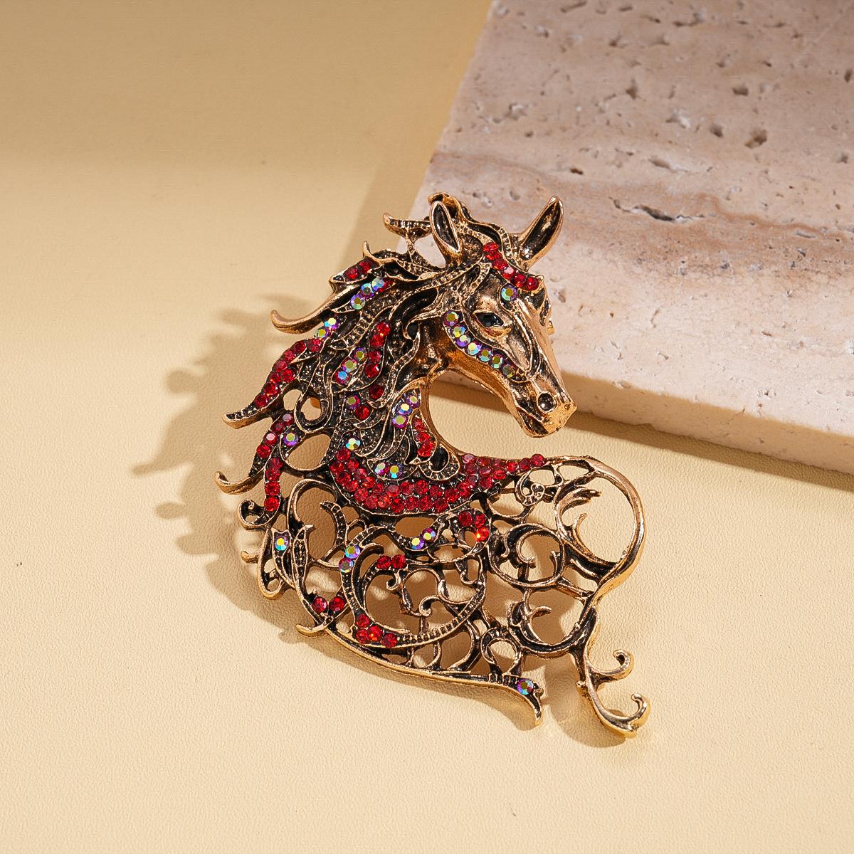 Retro old diamond-encrusted hollow pony brooch, court style corsage accessories
