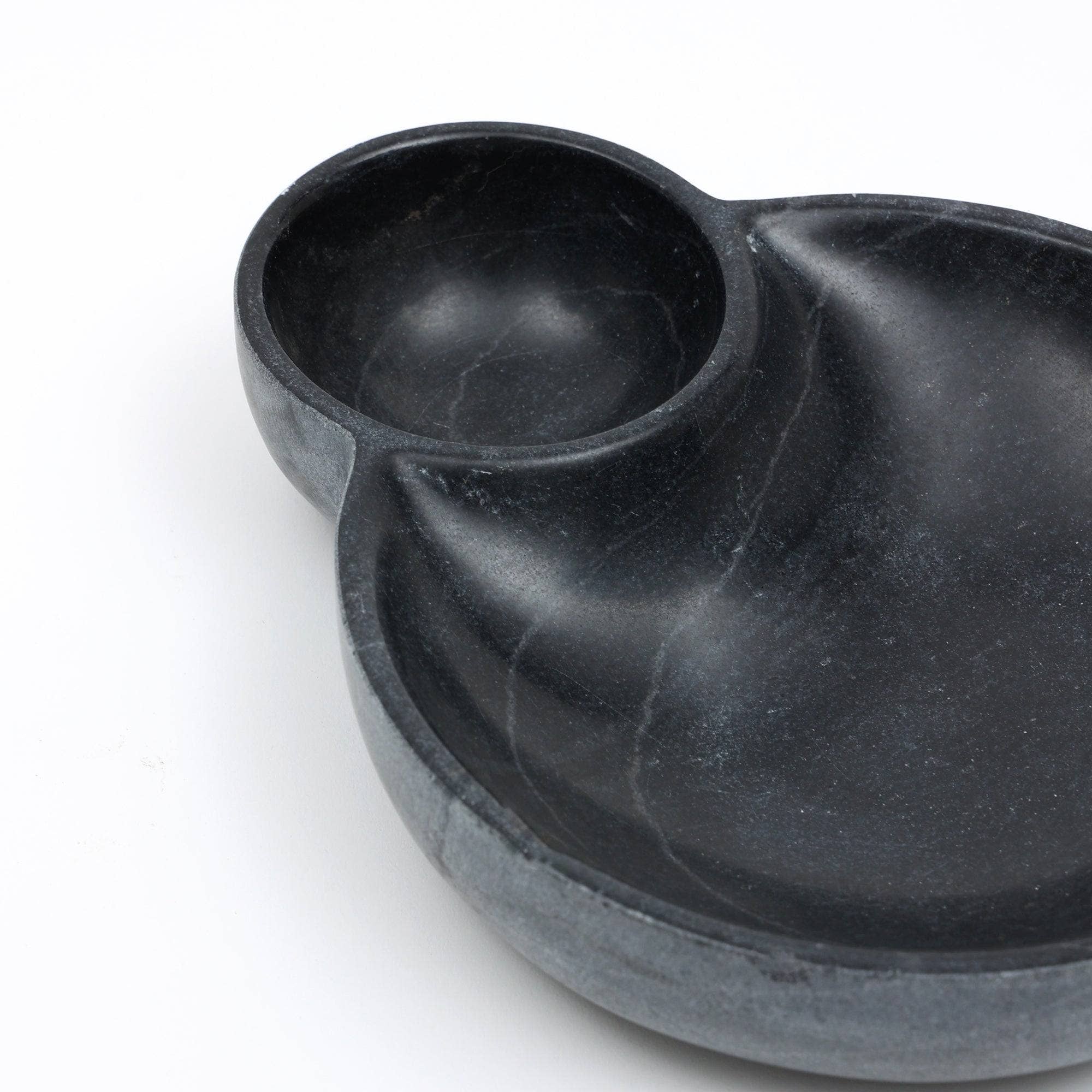 Elegant Black Natural Stone Two-Compartment Serving Dish - Modern Dip, Snack & Condiment Bowl nero