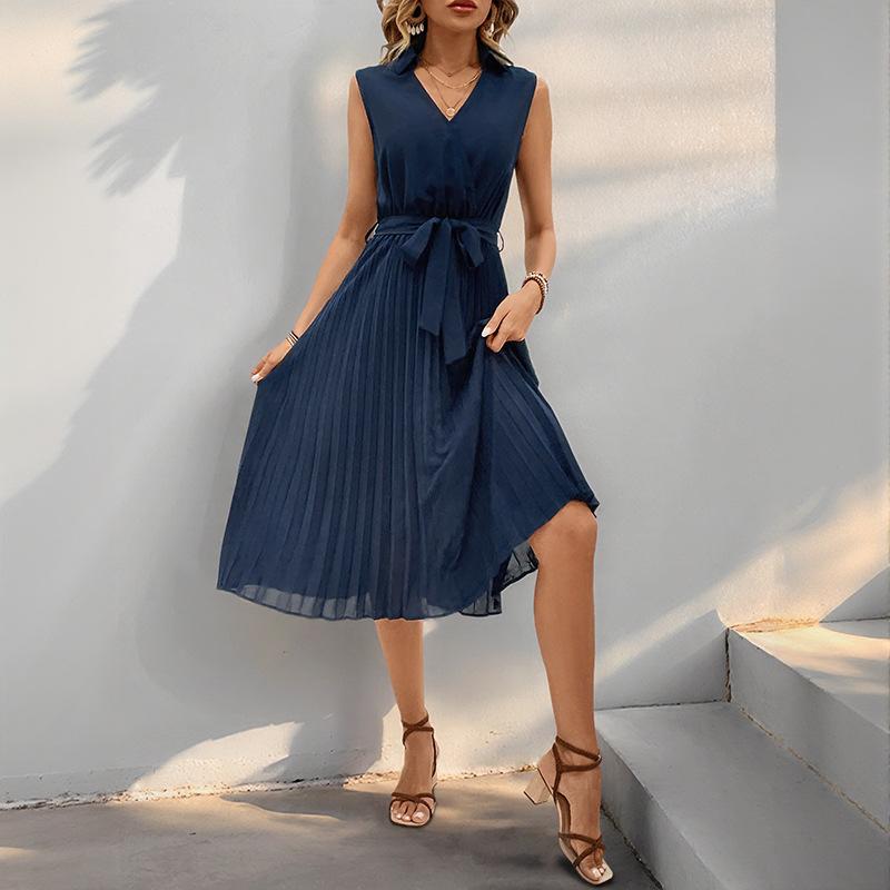 

2025 новое европейское повседневное простое платье без рукавов с плиссировкой и V-образным вырезом, однотонное летнее платье XL темно-синий