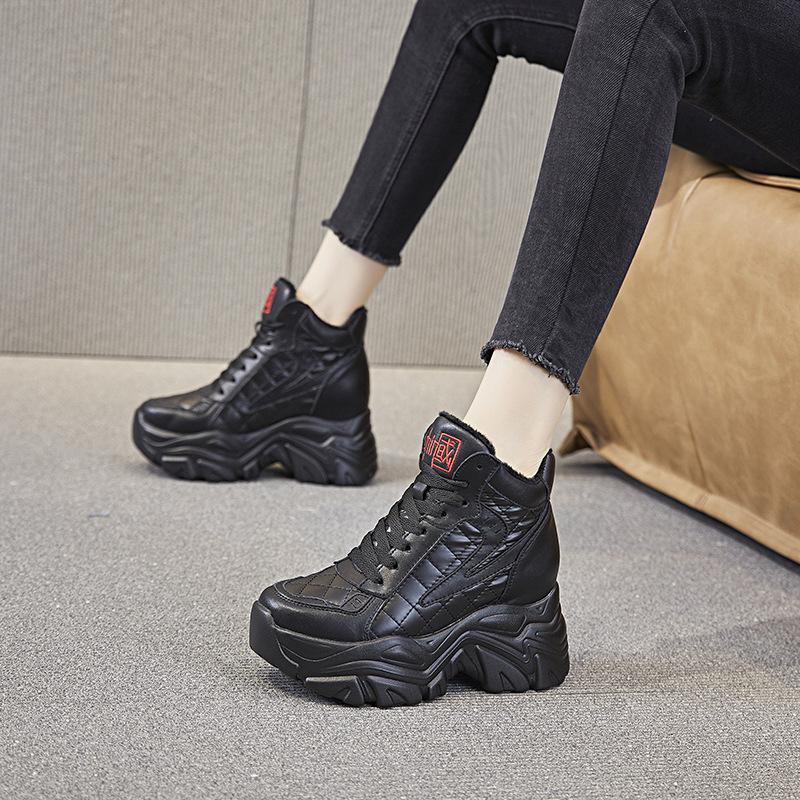 Scarpe alte autunno e inverno nuove platform scarpe sportive casual altezza interna rialzante scarpe alla moda riempite di marea