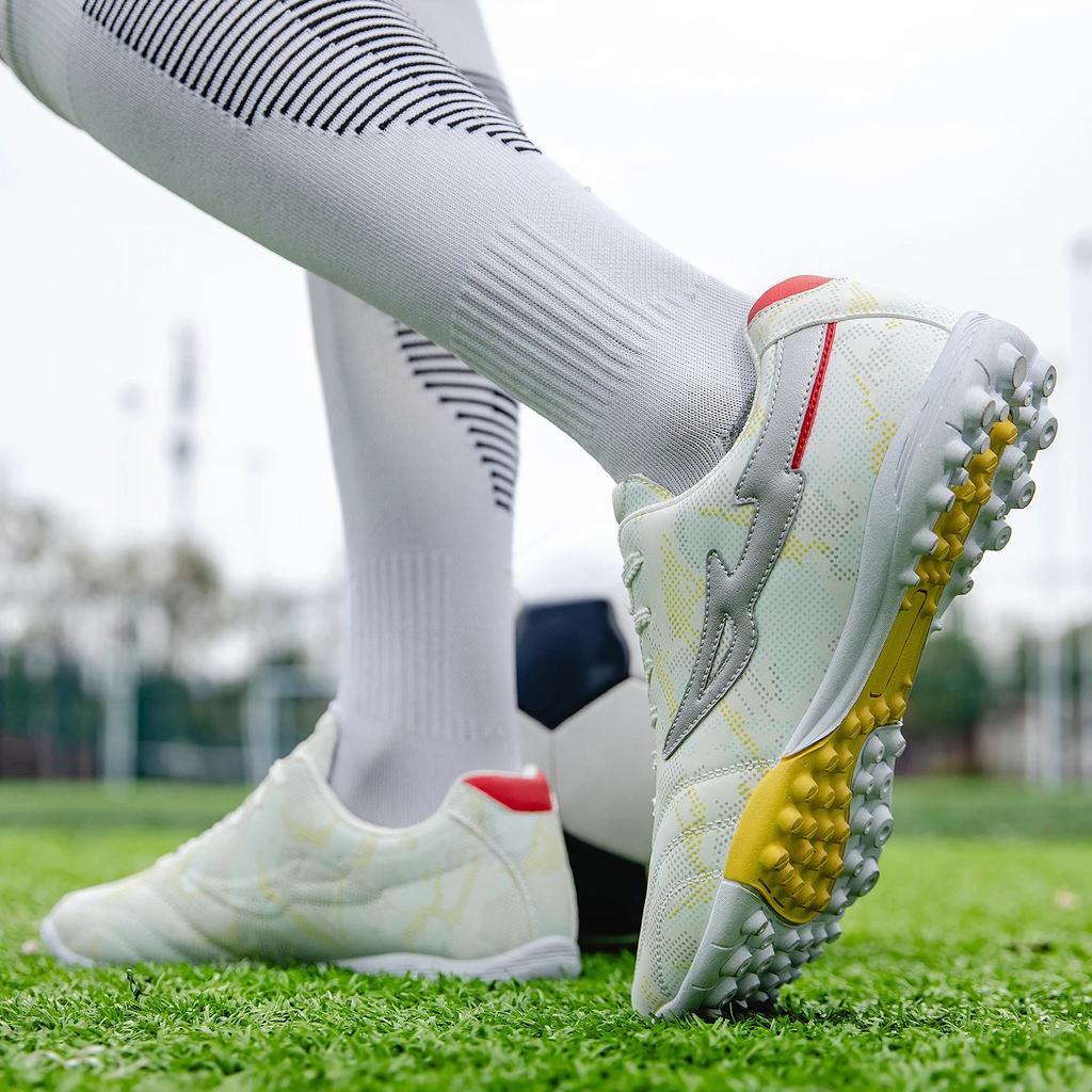 New Men Original Soccer Cleats Non Slip Kids Football Shoes Indoor Grass Society Training Outdoor Studded Football Field Boots