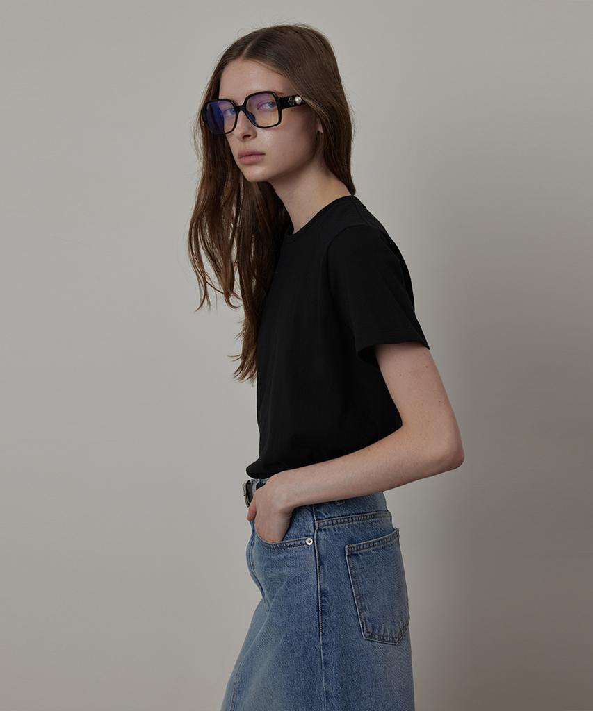 Kwinseulaebis Standard Fit Round Neck Half Sleeve T-Shirt