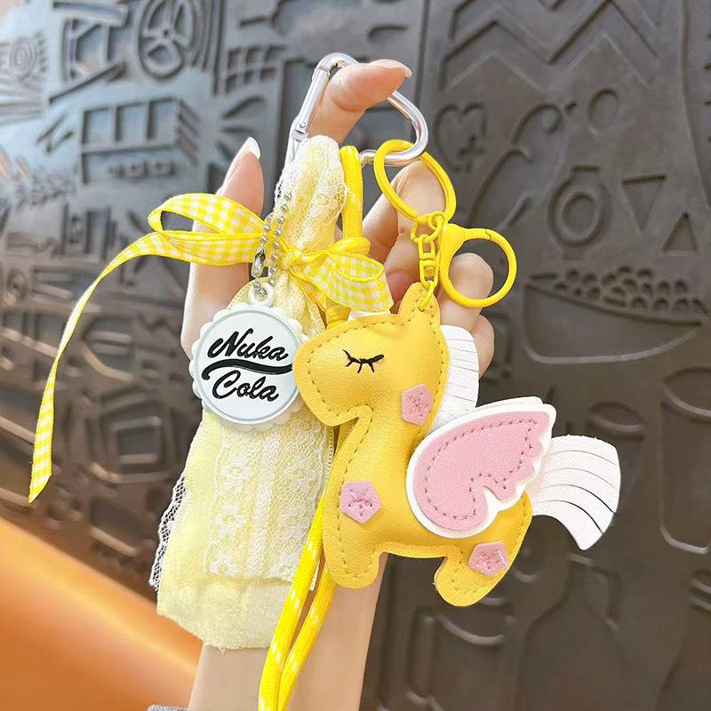 

Creative leather pony key pendant simple and versatile contrasting color cotton-filled pony keychain bag decorative small pendant