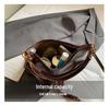 Korean Style Retro Handbag: High-End Fashion Shoulder Bag for Trendy, Versatile Commuter