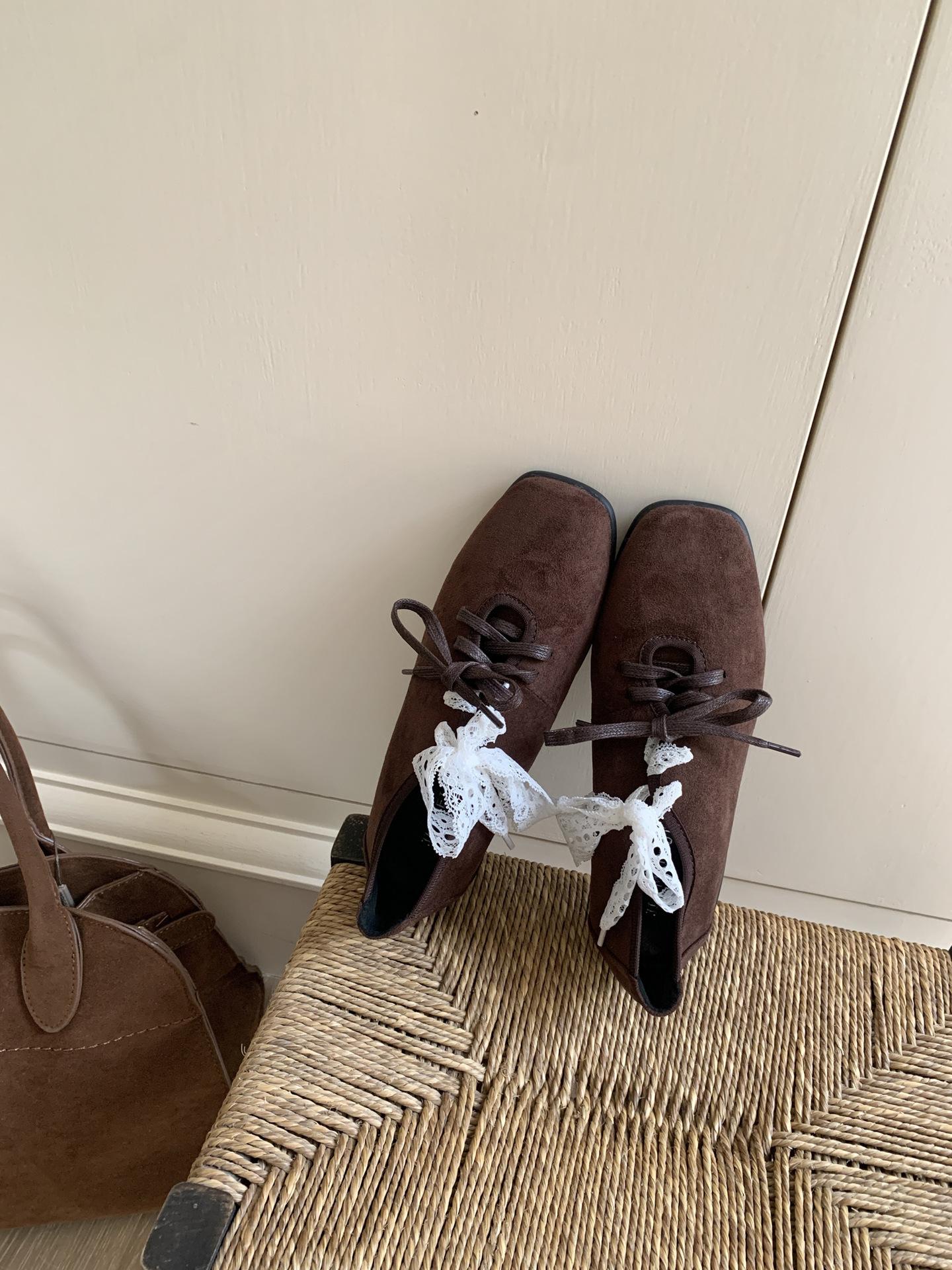 

French lace Mary Jane small leather shoes women s 2025 new square head thick heel lace-up ballet retro single shoes 39