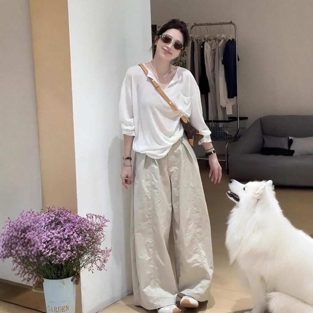 Stilvolles Übergrößen-Früherbst-Outfit: Entspanntes Langarm-Oberteil & Weitbein-Hosen-Set