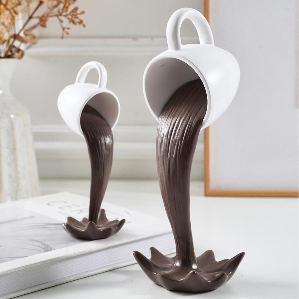 1 ud., un artículo decorativo de taza de café basculante antigravedad tridimensional suspendida hecho de resina.