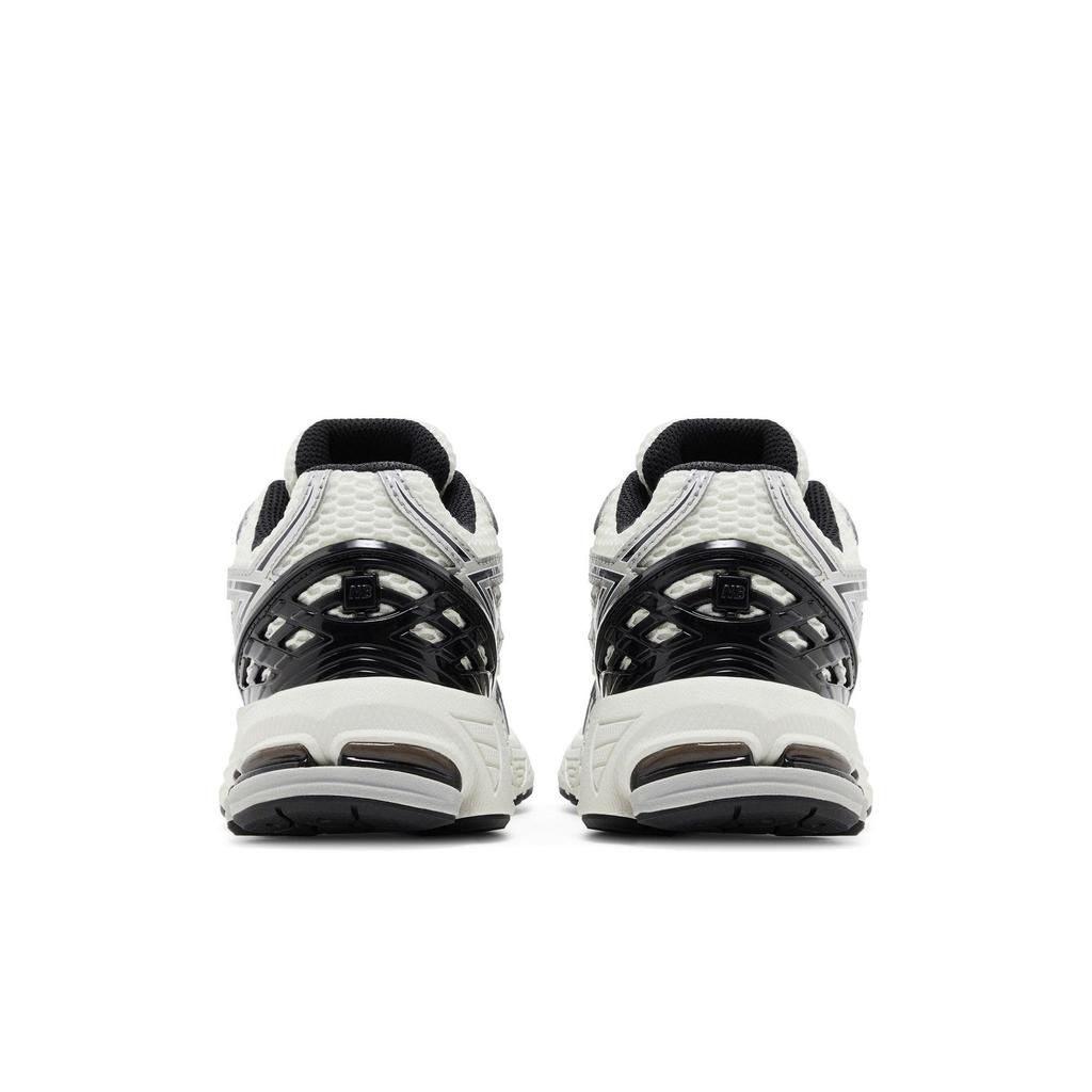 New Balance 1906R Big Kid 'Silver Metallic Black' (Unisex) Silver Metallic / Black / Sea Salt Kids' Running Shoes GC1906ER