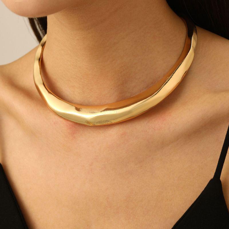 Ins Light Luxury European and American Style Necklace for Women, Unique Exaggerated Geometric Wave Design Choker, High-End Versatile Accessory 02Kc Gold Semicircle 1323