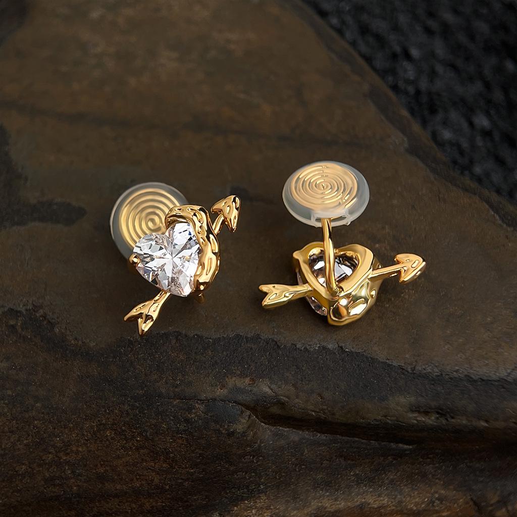 Cupid's Heart 18K Gold Zircon Heart Stud Earrings - Niche Light Luxury
