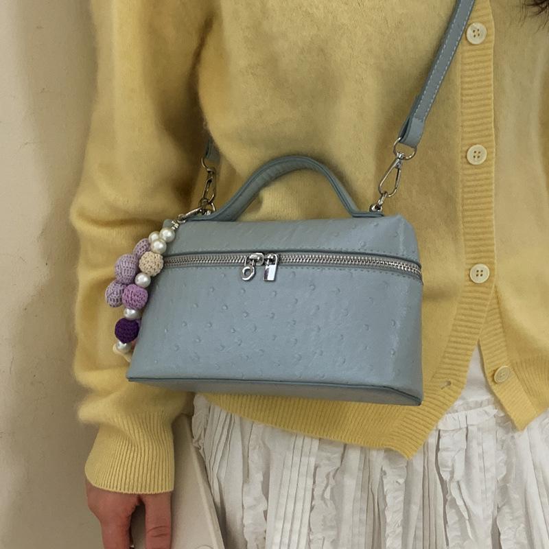 Han niche design simple casual daily commute handbag women's 2026 spring new messenger small square bag