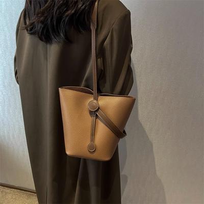 Advanced Sense of Foreign Style Small Bag Women's 2025 New Niche Portable Vegetable Basket Bag Fashion Shoulder Bucket Messenger Bag