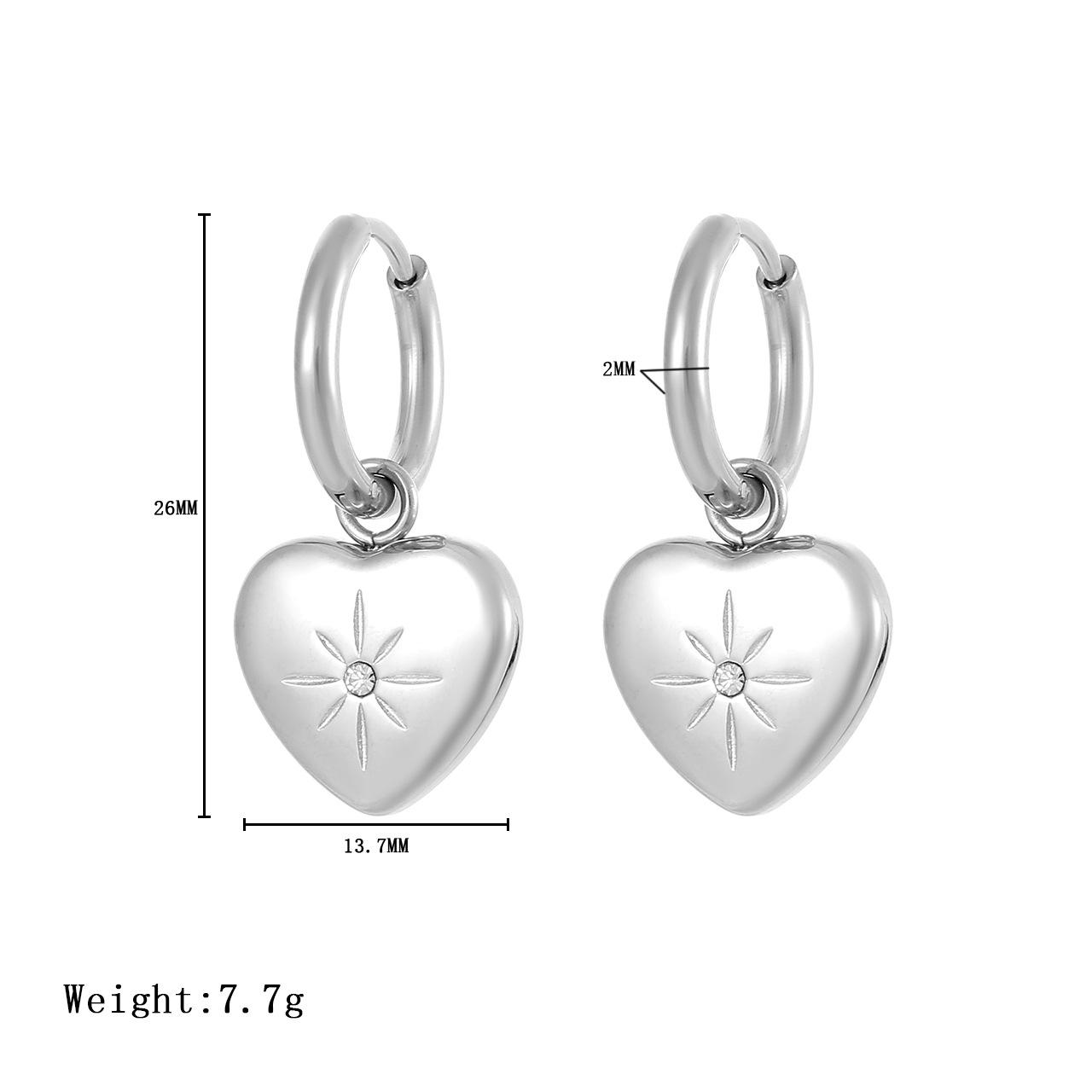 

Серьги в форме сердца с бриллиантами 14 карат — элегантный, простой и модный дизайн премиум-класса. белого золота