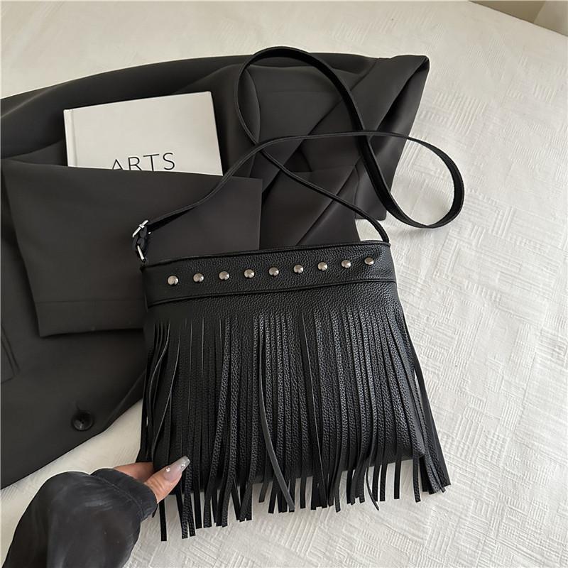 Tassel Rivet Large-capacity Bag Women's New Women's Bag Simple and Popular Women's Shoulder Bag Simple Messenger Bag