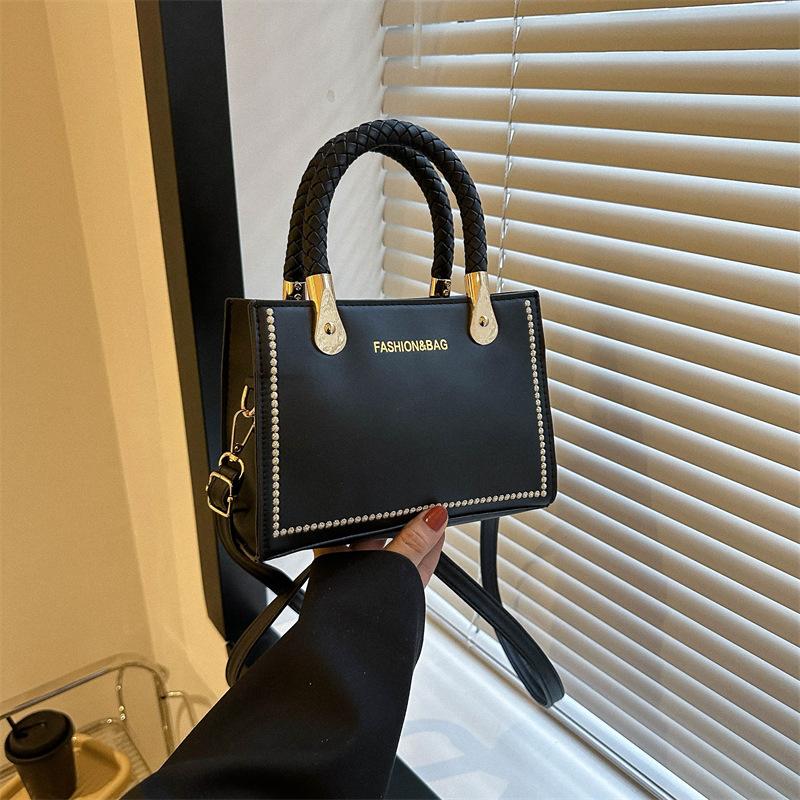 Casual women's portable solid color women's bag 2025 popular new trendy fashion shoulder bag crossbody small square bag