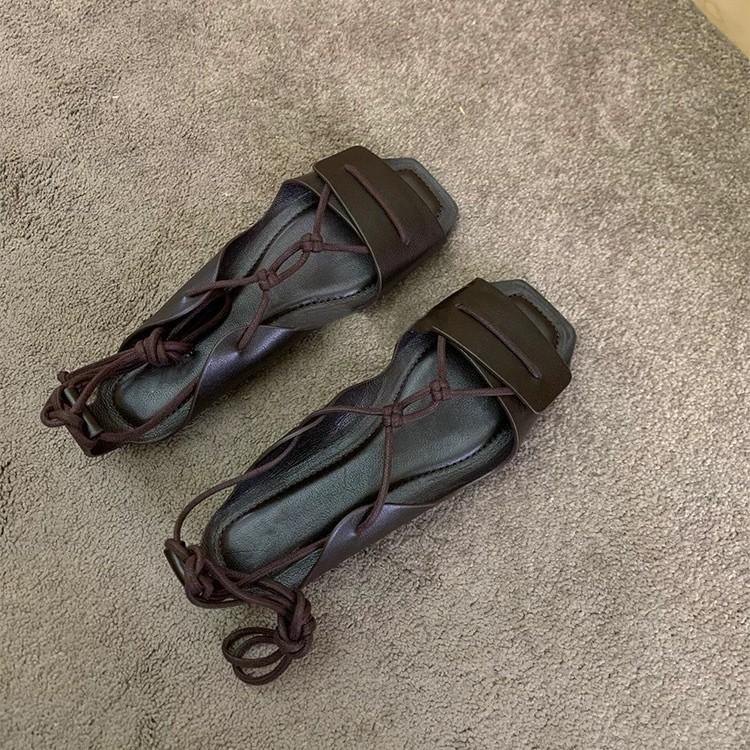 

Cowhide version~ niche square head flat bottom Roman sandals women s 2025 summer fashion anklet cross strap cool slippers 40 темно-коричневого