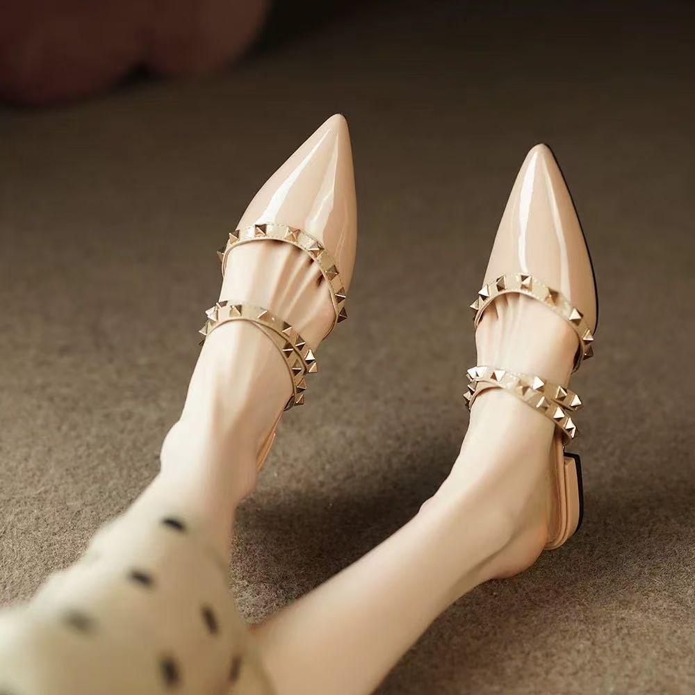 Rivet medium heel baotou cool slippers women's patent leather shallow heel willow pointed half slippers new in summer 2025