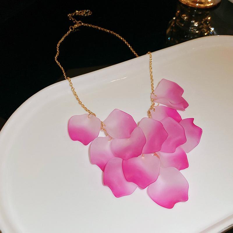 Elegancki Unikalny Naszyjnik z Chwostem w Kształcie Płatka – Wysokiej Klasy Modny Łańcuszek na Obojczyk z Wyrazistym Urokiem