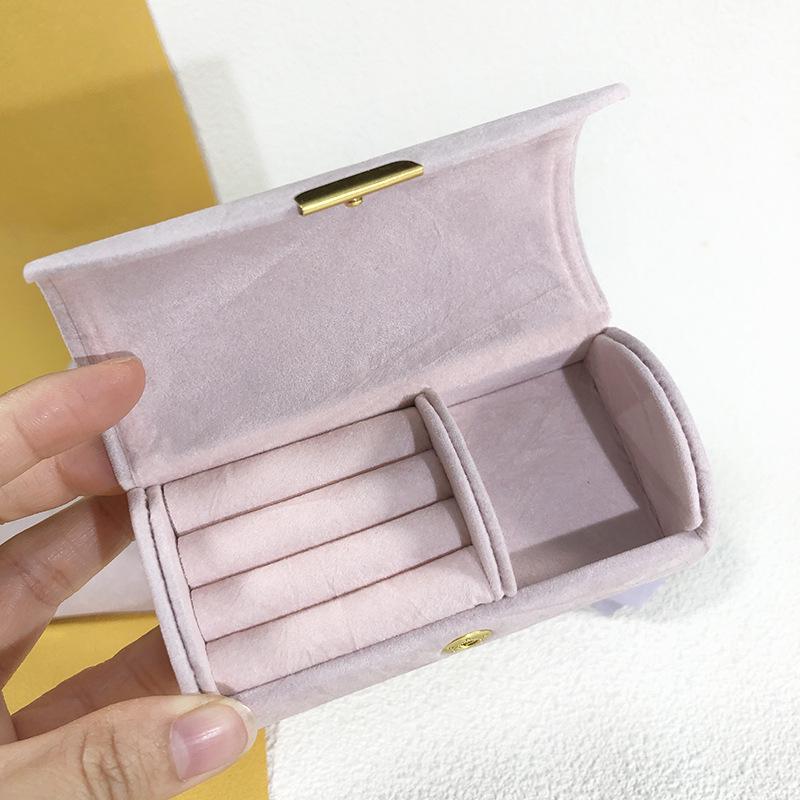 Kompaktowe Pudełko na Biżuterię Podróżną - Zakrzywiony Aksamitny Design