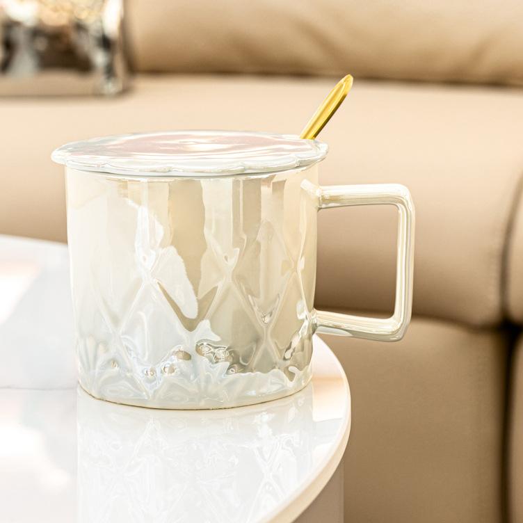 

Высокоценная кружка в стиле легкой роскоши, сувенир, домашняя кофейная чашка с крышкой и ложкой, скандинавский офисный керамический стакан 380ML