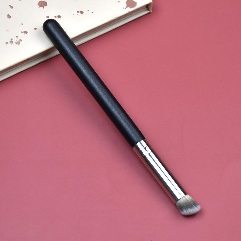 270 Ultra-Thin Angled Concealer & Eyebrow Brush - Ideal for Eyeliner, Under-Eye, and Foundation Application - Makeup Brush M08