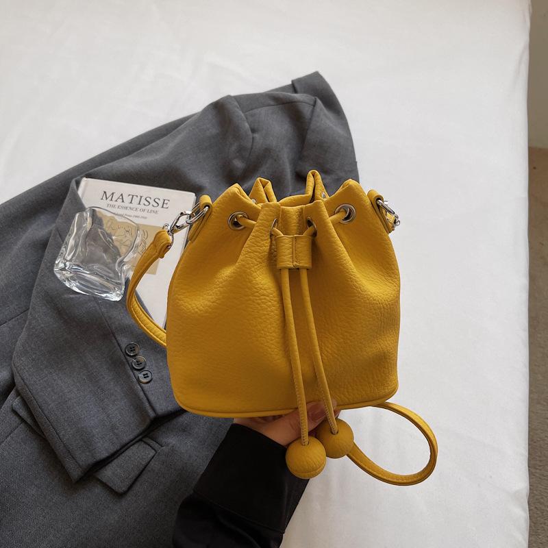 New Womens Fresh Drawstring Shoulder Bag Casual Minimalist Crossbody Underarm Bag Fashion Lychee Grain Bucket Phone Coin Bag