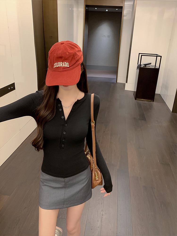 T-shirt à manches longues boutonné style américain pour femme Automne 2025 Amincissant avec col semi-ouvert