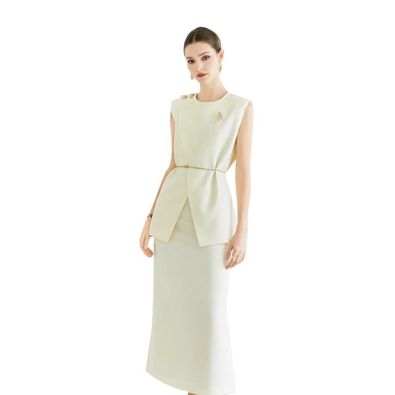 AD Light-Colored Professional Two-Piece Set: Stylish Sleeveless Coat and Skirt for Women