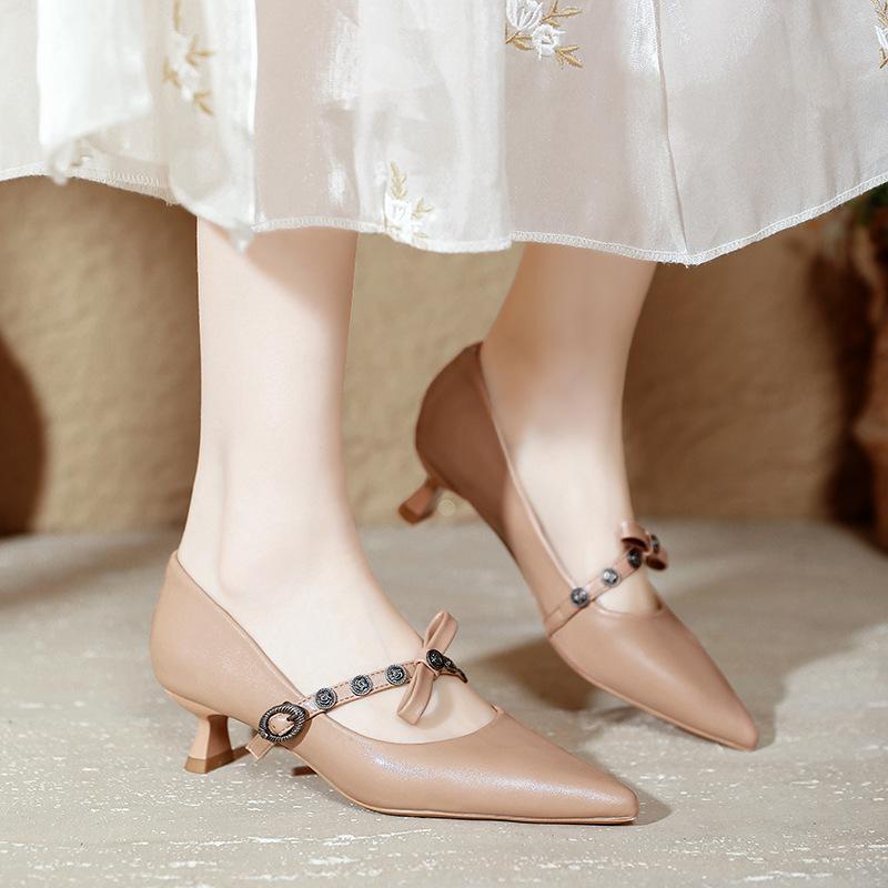 Retro enkelsskor medelhög klack 2025 nya stora storlekar damskor kamelia spetsiga höga klackar tunn klack franska Mary Jane skor