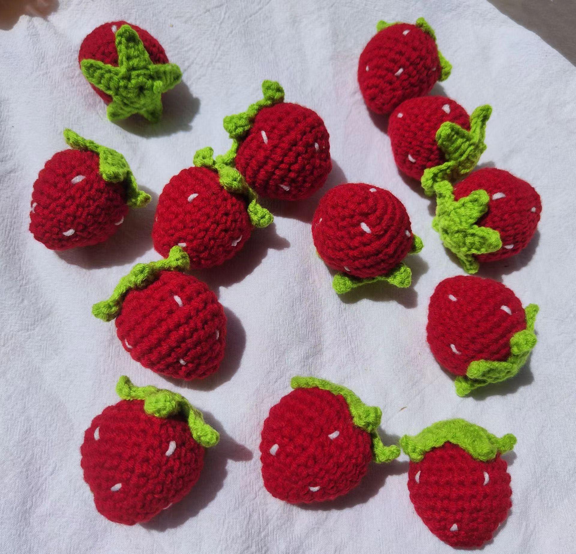 

Подвески ручной работы из шерсти с фруктовой тематикой: Украшения из хурмы, арахиса, яблока, клубники, персика