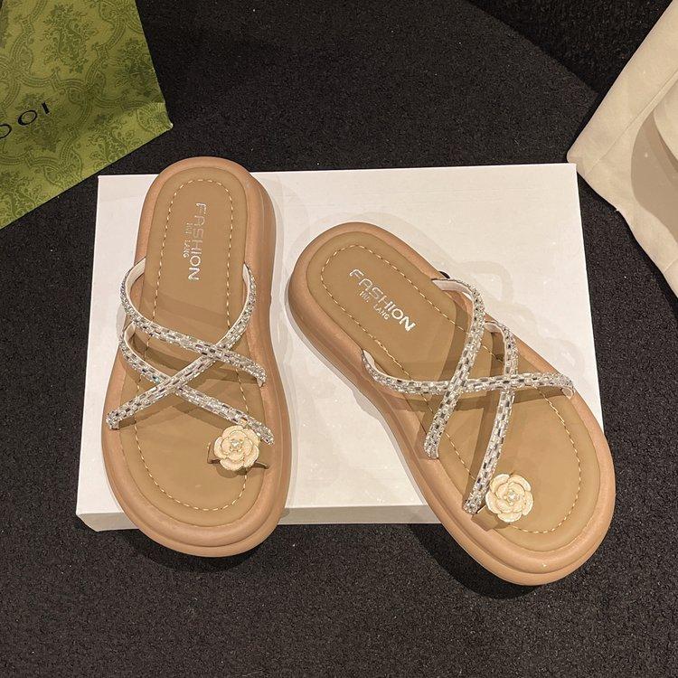 

Круті капці жіночий верхній одяг 2024 літо нова мода камелія темперамент стрази перехресний носок м яка підошва капці 40 хакі