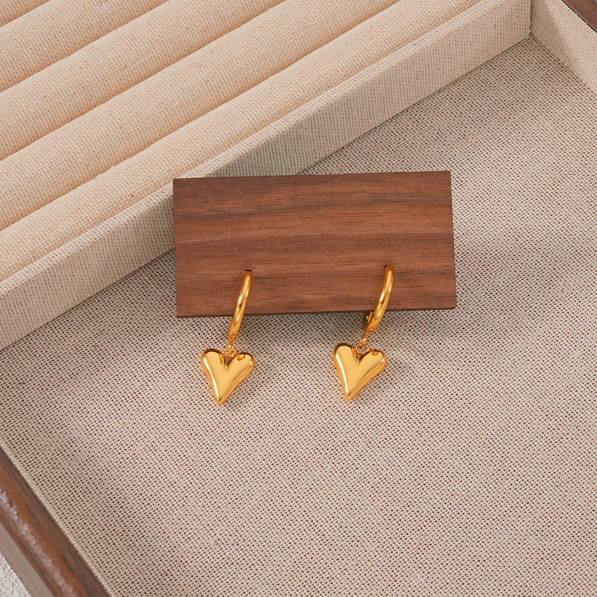 

Korean Style Cross Heart Pendant Earrings: Stainless Steel 18K Valentine s Day Studs for Women золотой