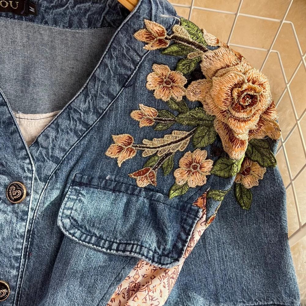 Nya sommarkvinnor tryck V-ringning enkelknäppt kortärmad broderi chiffong lapptäcksarbete mode elegant vardagsklänningar