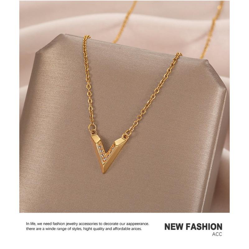 Ins Style Simple V Shaped Diamond Pendant Titanium Steel Clavicle Necklace For Women