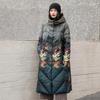 Cappotto invernale imbottito da donna con cappuccio e bottoni a rana con stampa floreale